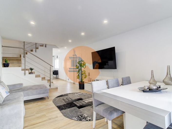 Image No.10-2 Bed House for sale