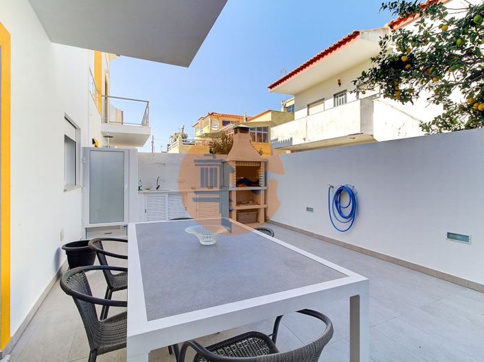 Image No.17-2 Bed House for sale