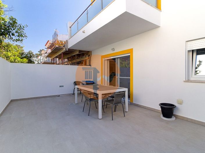 Image No.19-2 Bed House for sale