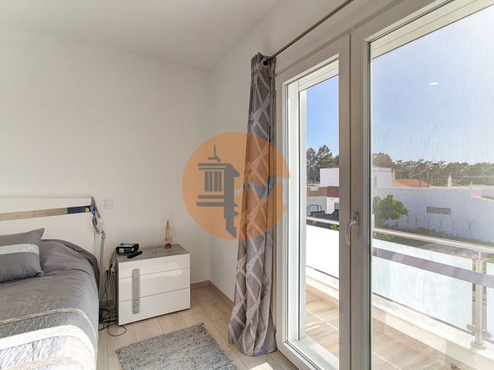 Image No.22-2 Bed House for sale