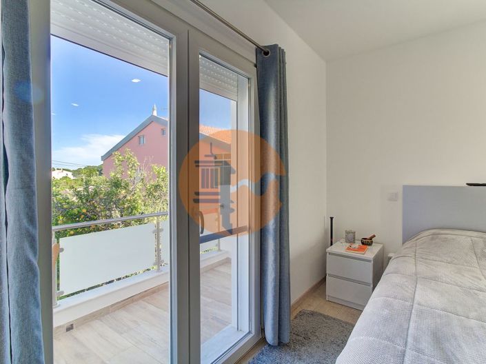 Image No.26-2 Bed House for sale