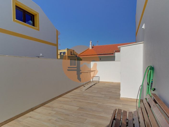 Image No.31-2 Bed House for sale