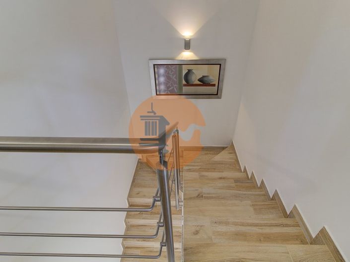 Image No.35-2 Bed House for sale