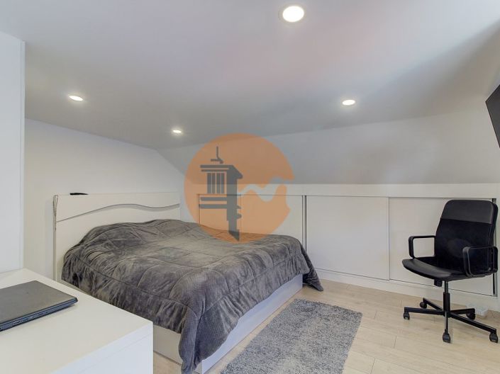 Image No.36-2 Bed House for sale