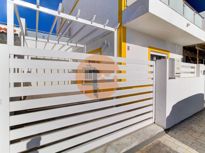 Image No.44-2 Bed House for sale