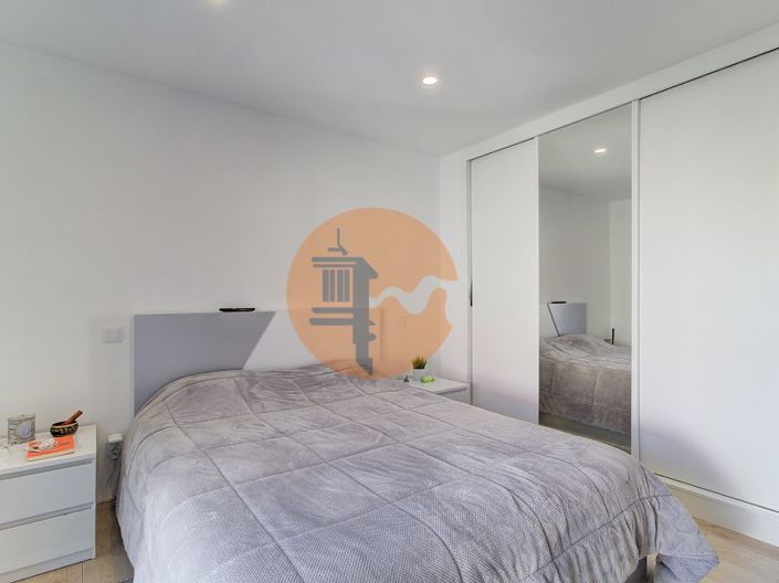 Image No.6-2 Bed House for sale