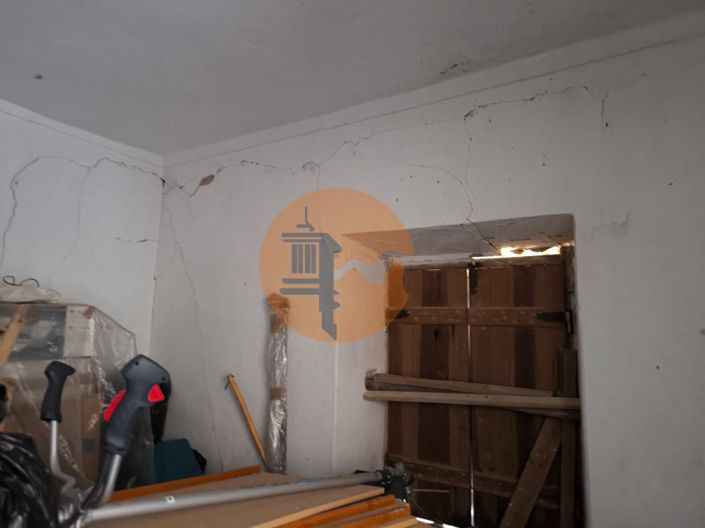 Image No.41-2 Bed House for sale