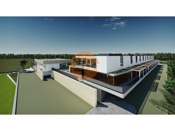 Image No.17-3 Bed House for sale