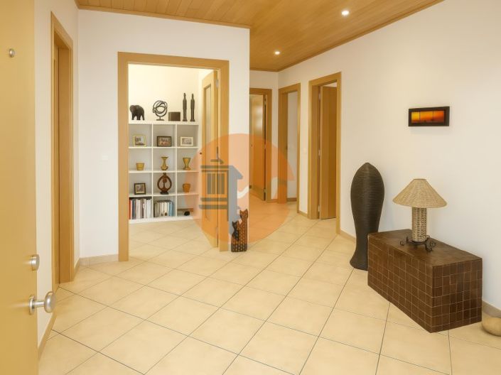 Image No.1-3 Bed Apartment for sale