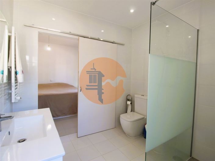 Image No.19-3 Bed House for sale