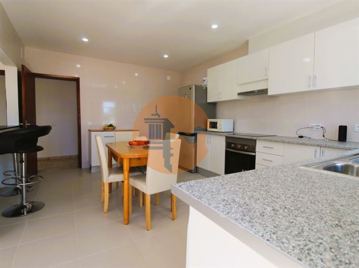 Image No.10-3 Bed House for sale