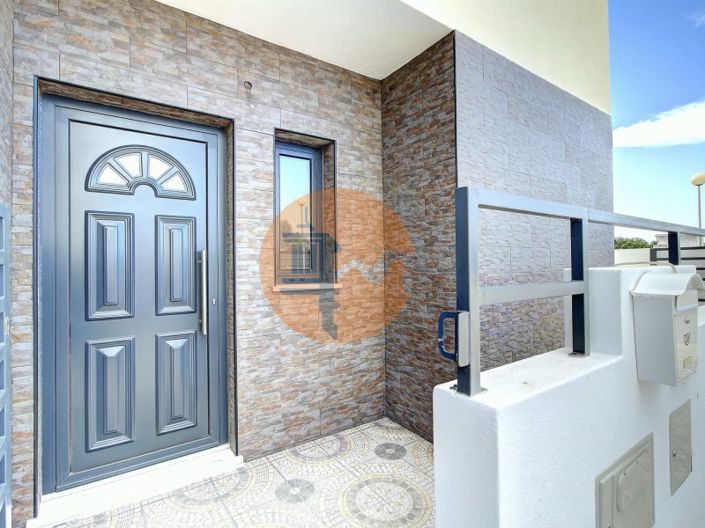 Image No.16-3 Bed House for sale