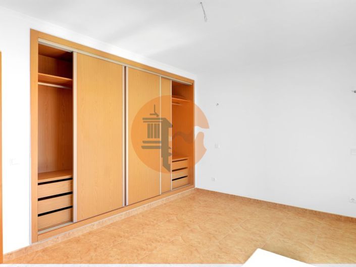 Image No.17-3 Bed House for sale