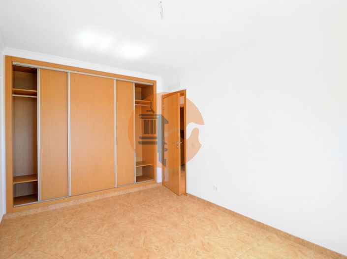 Image No.19-3 Bed House for sale