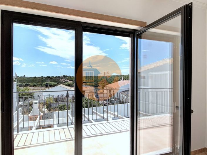 Image No.24-3 Bed House for sale