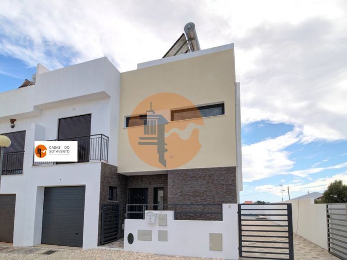 Image No.25-3 Bed House for sale