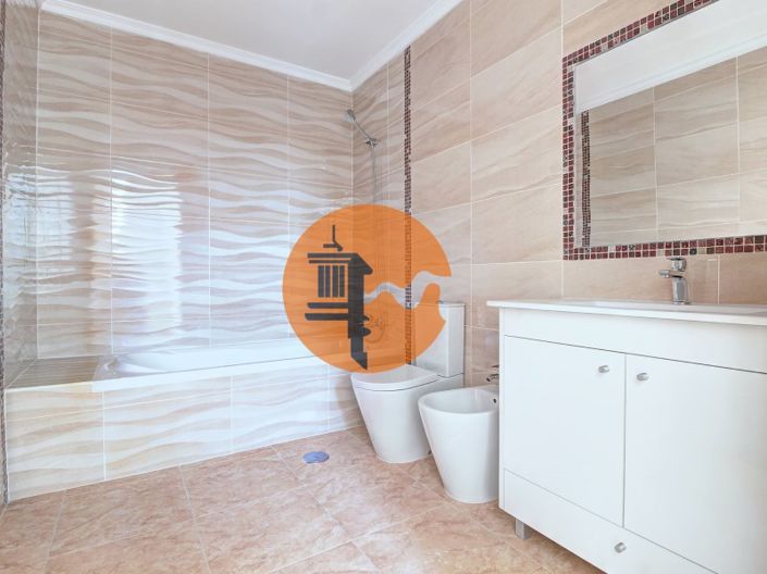 Image No.27-3 Bed House for sale