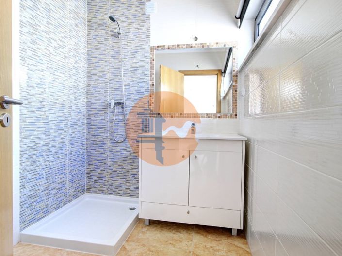 Image No.28-3 Bed House for sale