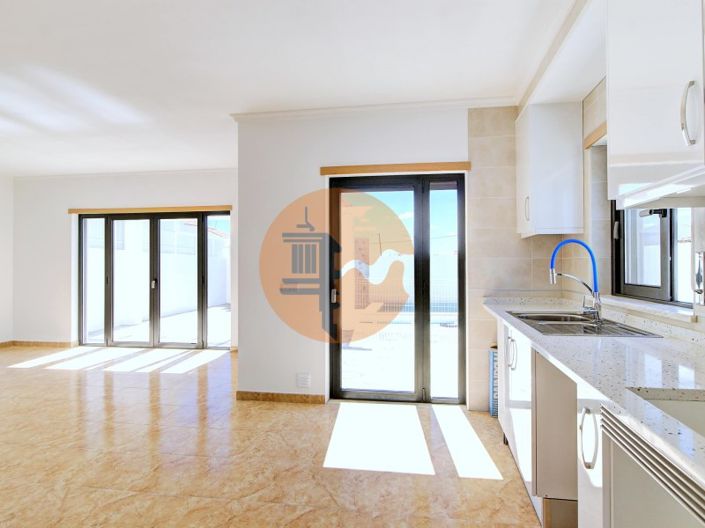 Image No.4-3 Bed House for sale