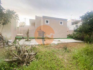 1 - Olhão, House