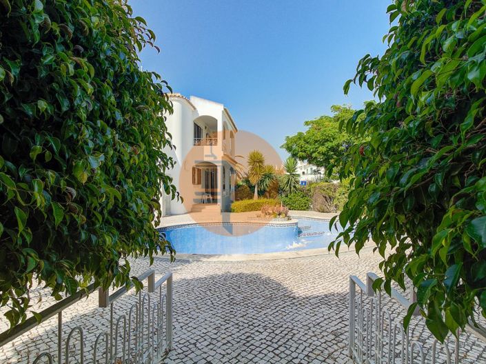 Image No.11-4 Bed House for sale