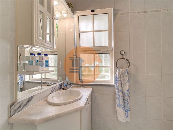 Image No.21-4 Bed House for sale