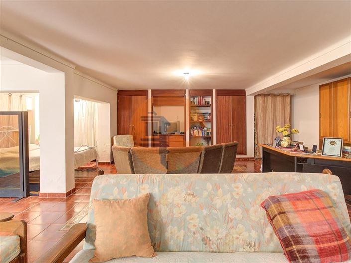 Image No.25-4 Bed House for sale