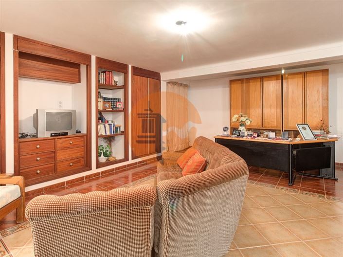 Image No.26-4 Bed House for sale