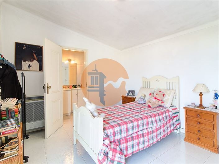 Image No.42-4 Bed House for sale