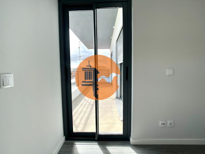 Image No.17-3 Bed Apartment for sale