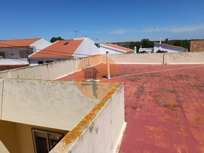 Image No.12-5 Bed House for sale