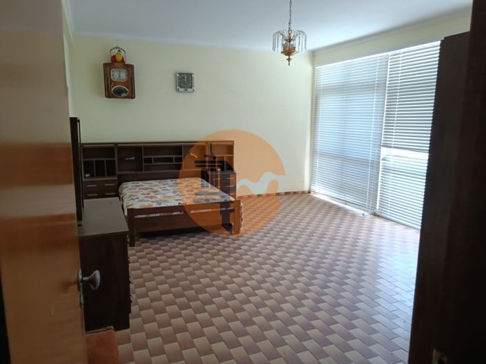 Image No.17-5 Bed House for sale