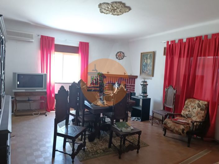 Image No.18-5 Bed House for sale