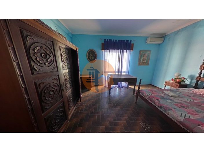 Image No.72-5 Bed House for sale