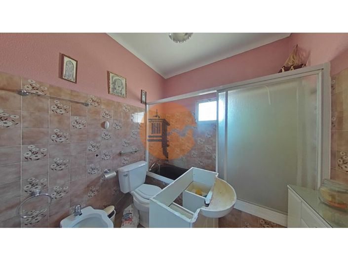 Image No.79-5 Bed House for sale