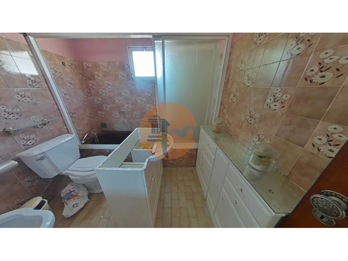 Image No.81-5 Bed House for sale