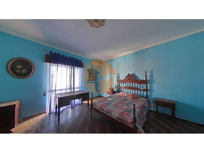 Image No.84-5 Bed House for sale