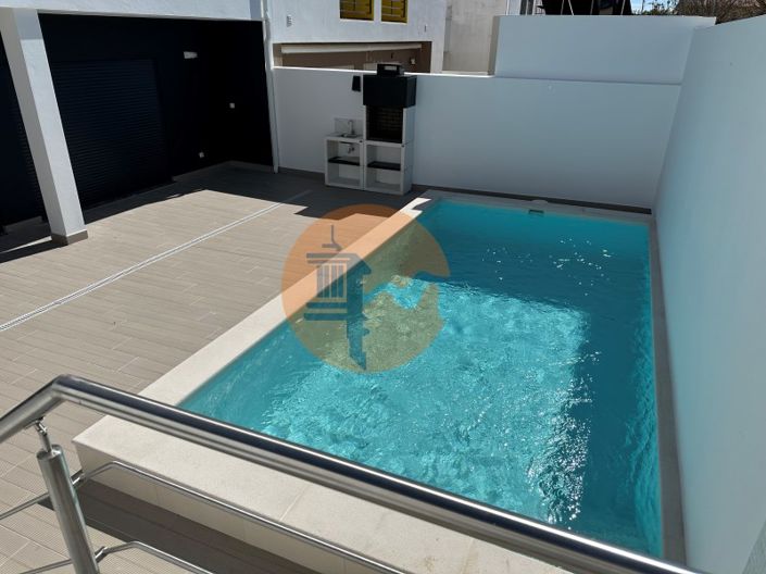 Image No.62-4 Bed House for sale