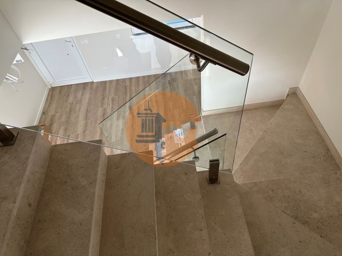 Image No.18-4 Bed House for sale