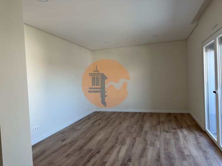 Image No.25-4 Bed House for sale