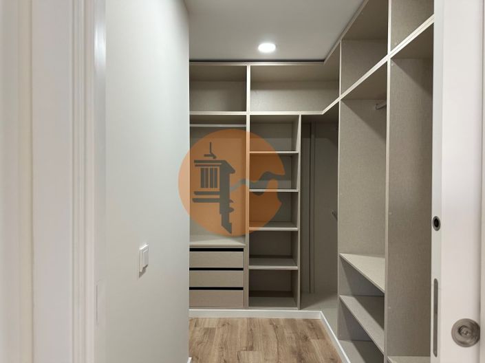 Image No.32-4 Bed House for sale