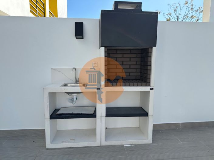 Image No.34-4 Bed House for sale