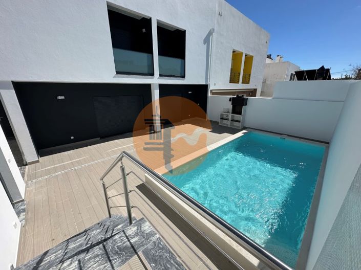 Image No.65-4 Bed House for sale