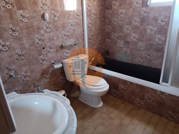 Image No.22-5 Bed Property for sale