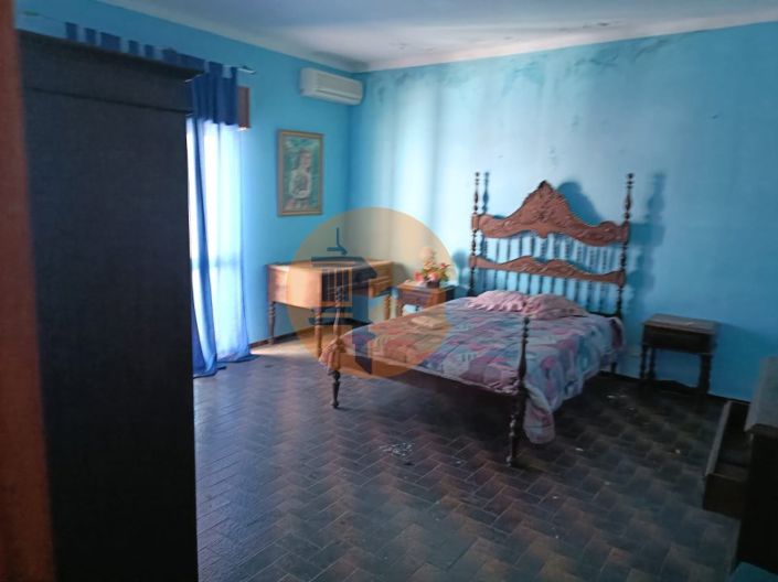 Image No.24-5 Bed Property for sale