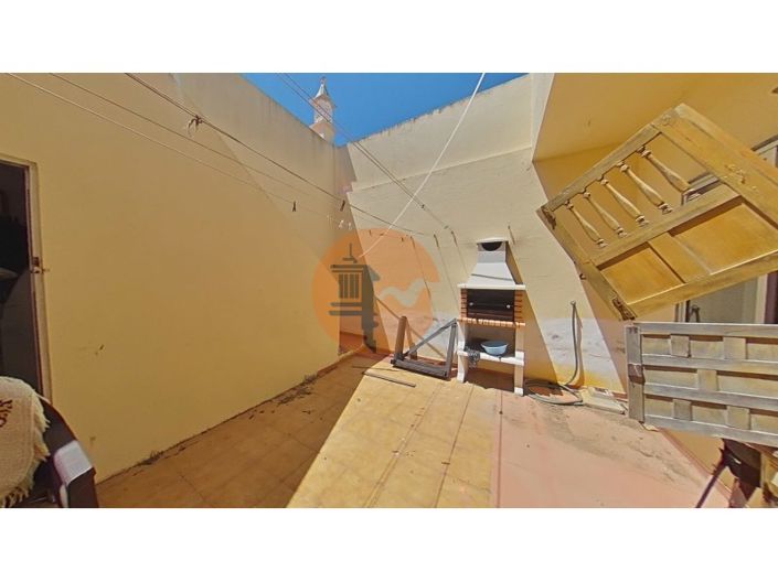 Image No.64-5 Bed Property for sale