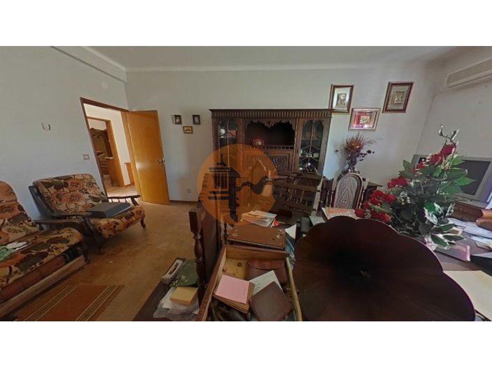 Image No.76-5 Bed Property for sale