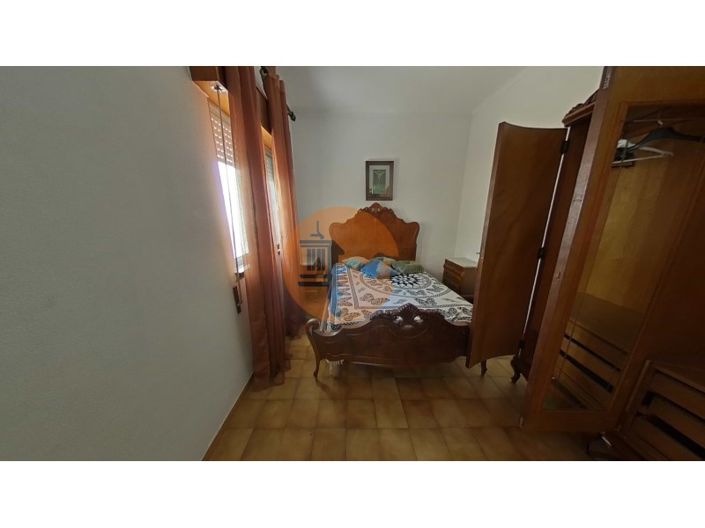 Image No.77-5 Bed Property for sale