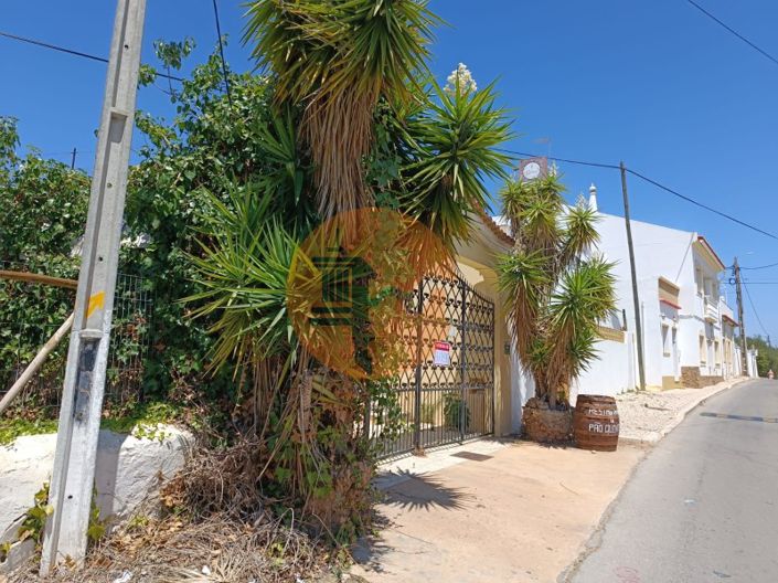 Image No.1-5 Bed Restaurant for sale