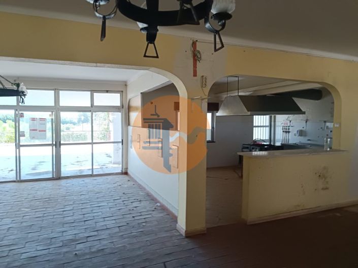 Image No.33-5 Bed Restaurant for sale